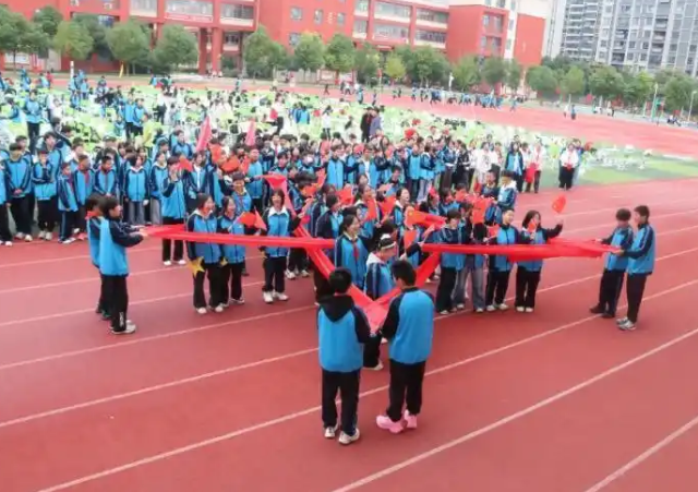 促进不同学段学生之间的交流为给互相学